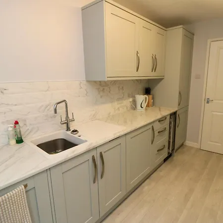 21 Sycamore Avenue *